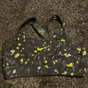 Nike bra Size M